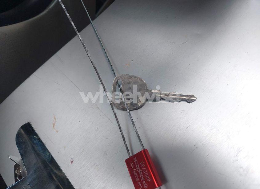 Photo 11 of 2005 Chevrolet Tahoe LS (VIN 1GNEC13V25R173054)