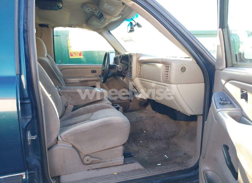 Photo 5 of 2005 Chevrolet Tahoe LS (VIN 1GNEC13V25R173054)