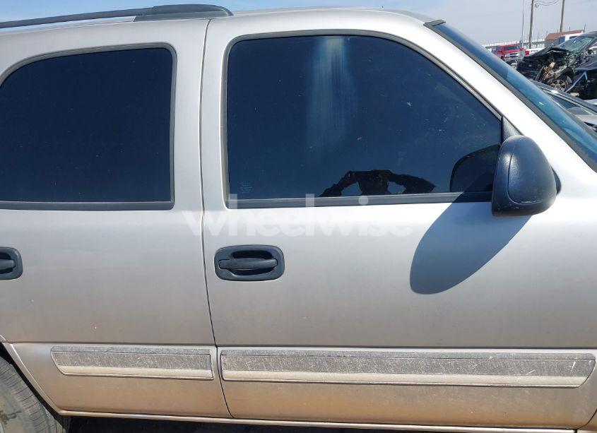 Photo 14 of 2005 Chevrolet Tahoe LS (VIN 1GNEC13V25R270657)