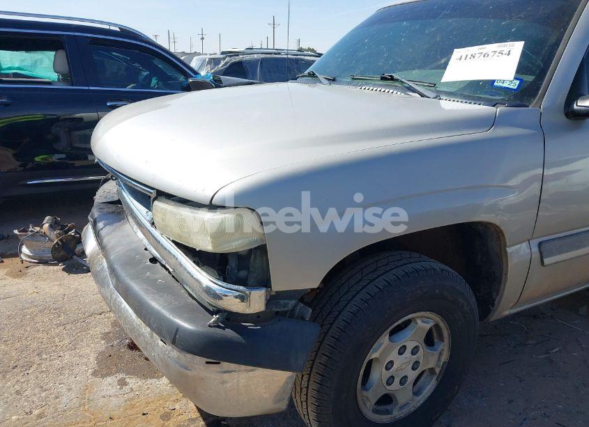 Photo 6 of 2005 Chevrolet Tahoe LS (VIN 1GNEC13V25R270657)