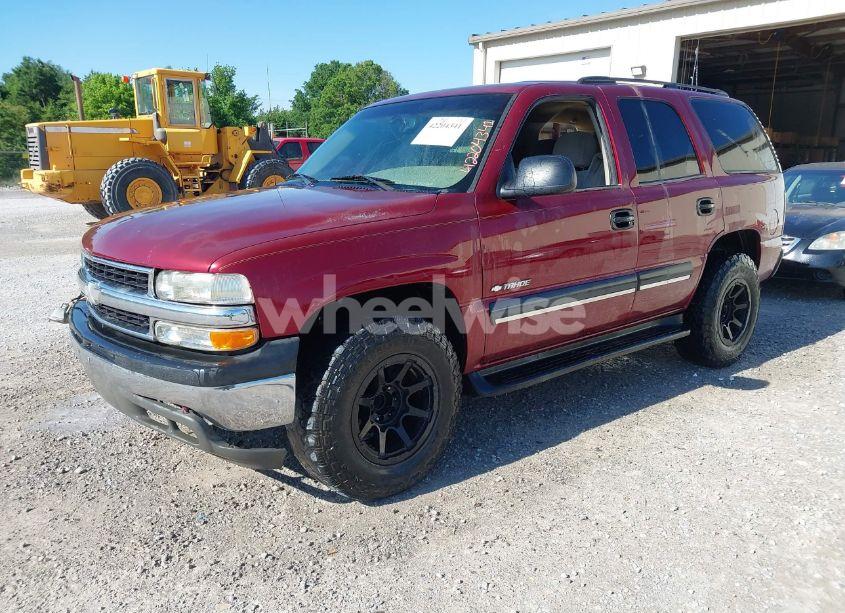 Photo 2 of 2003 Chevrolet Tahoe LS (VIN 1GNEC13V33J299581)
