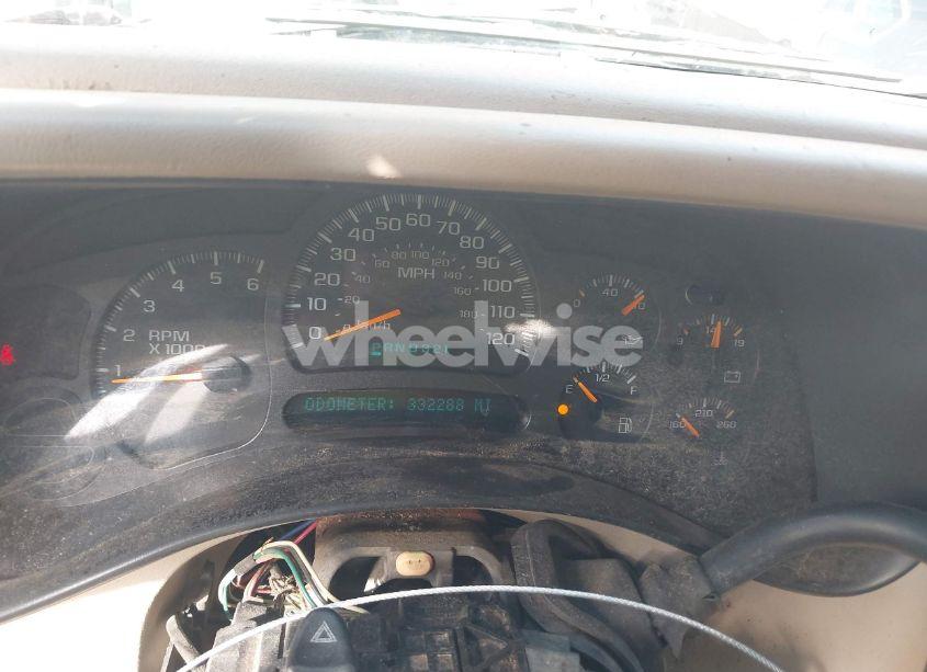 Photo 7 of 2003 Chevrolet Tahoe LS (VIN 1GNEC13V33J299581)