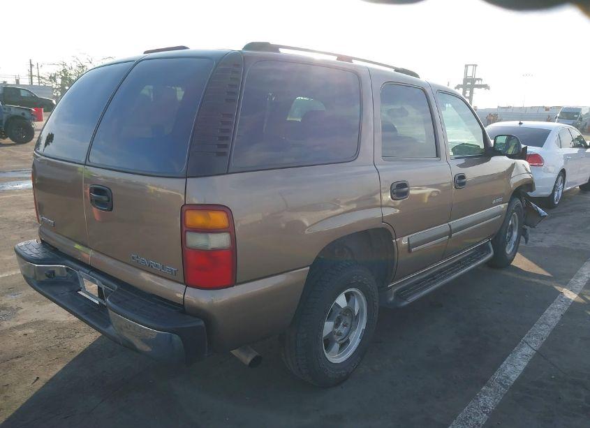 Photo 4 of 2003 Chevrolet Tahoe LS (VIN 1GNEC13V33R259082)