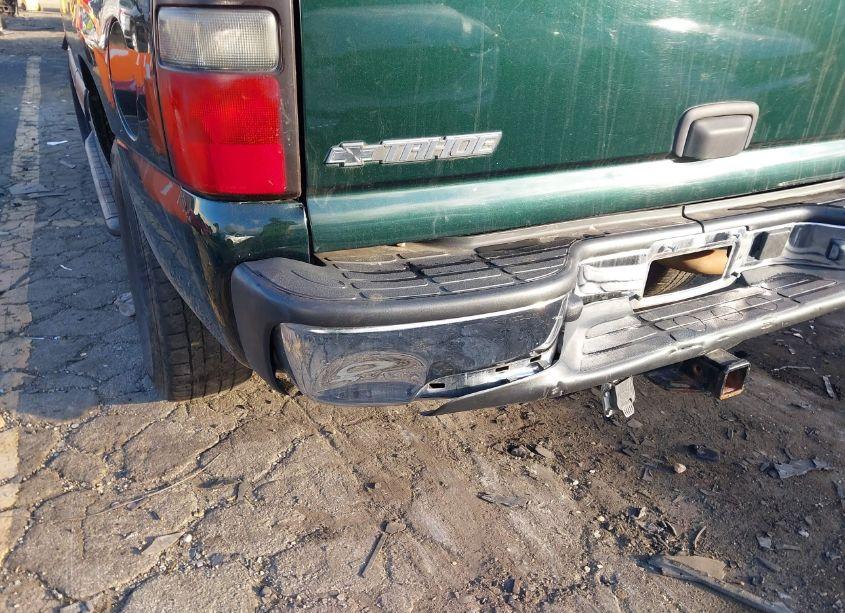 Photo 12 of 2004 Chevrolet Tahoe LS (VIN 1GNEC13V34J296648)