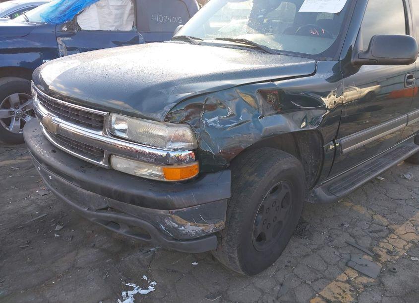 Photo 6 of 2004 Chevrolet Tahoe LS (VIN 1GNEC13V34J296648)