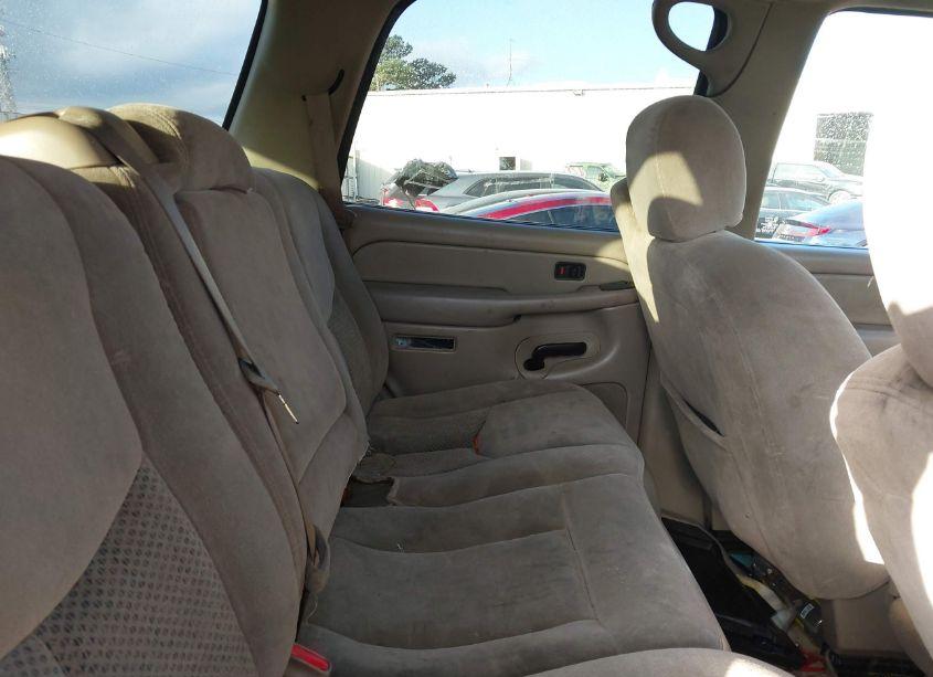 Photo 8 of 2004 Chevrolet Tahoe LS (VIN 1GNEC13V34J296648)