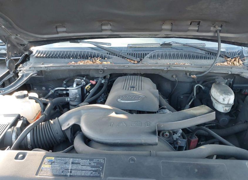 Photo 10 of 2004 Chevrolet Tahoe LS (VIN 1GNEC13V34R256300)