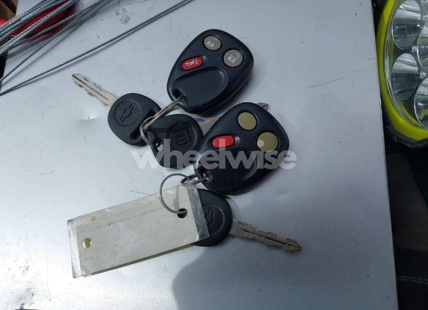 Photo 11 of 2005 Chevrolet Tahoe LS (VIN 1GNEC13V35R263104)