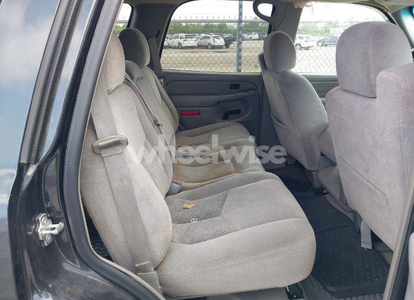 Photo 8 of 2005 Chevrolet Tahoe LS (VIN 1GNEC13V35R263104)