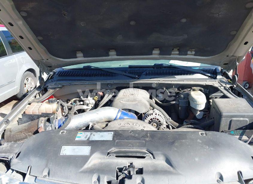 Photo 10 of 2003 Chevrolet Tahoe LS (VIN 1GNEC13V43J308143)