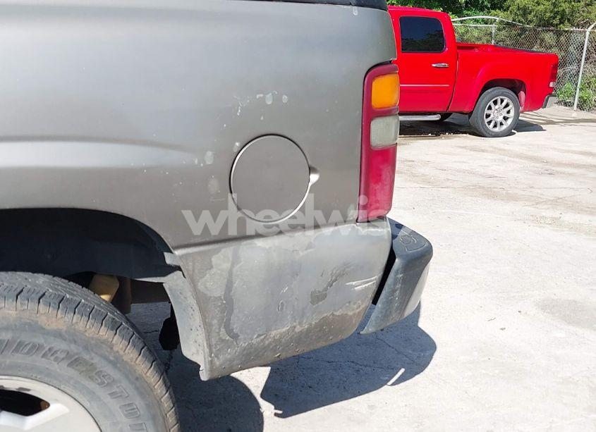 Photo 13 of 2003 Chevrolet Tahoe LS (VIN 1GNEC13V43J308143)