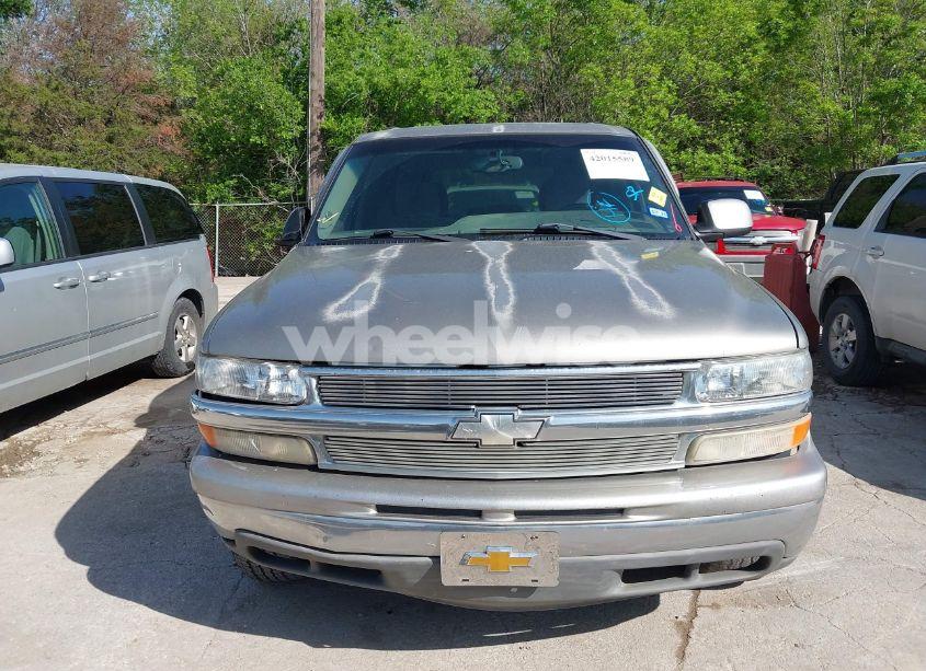 Photo 6 of 2003 Chevrolet Tahoe LS (VIN 1GNEC13V43J308143)