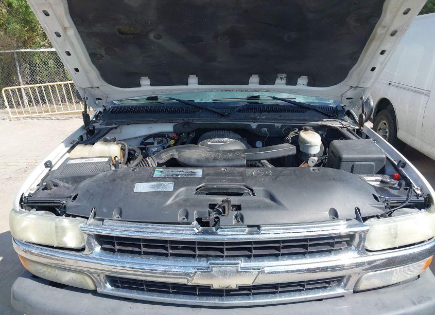 Photo 10 of 2003 Chevrolet Tahoe LS (VIN 1GNEC13V43R120191)