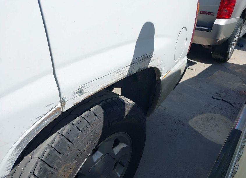 Photo 12 of 2003 Chevrolet Tahoe LS (VIN 1GNEC13V43R120191)