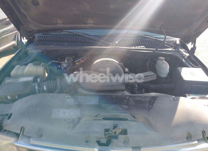 Photo 10 of 2004 Chevrolet Tahoe LS (VIN 1GNEC13V44R115266)