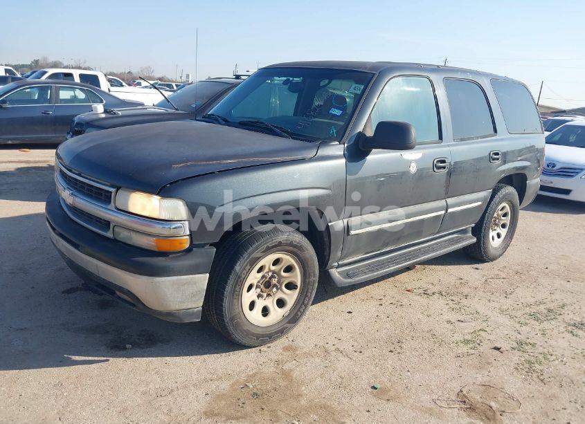 Photo 2 of 2004 Chevrolet Tahoe LS (VIN 1GNEC13V44R115266)