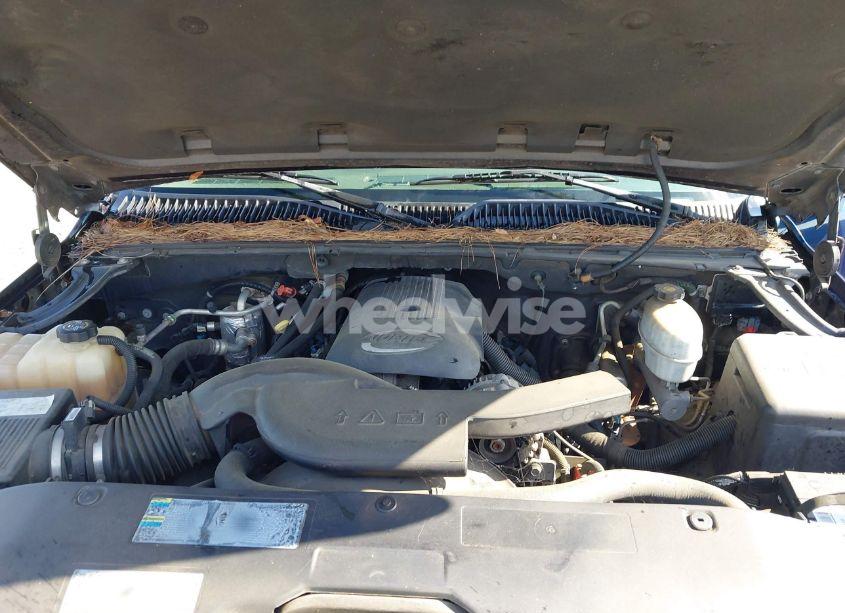 Photo 10 of 2004 Chevrolet Tahoe LS (VIN 1GNEC13V44R151457)