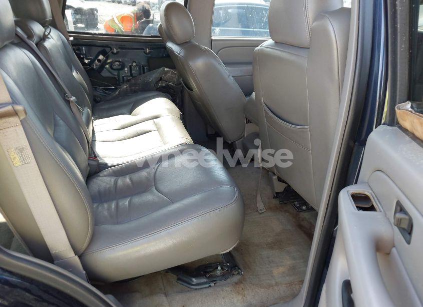 Photo 8 of 2004 Chevrolet Tahoe LS (VIN 1GNEC13V44R151457)