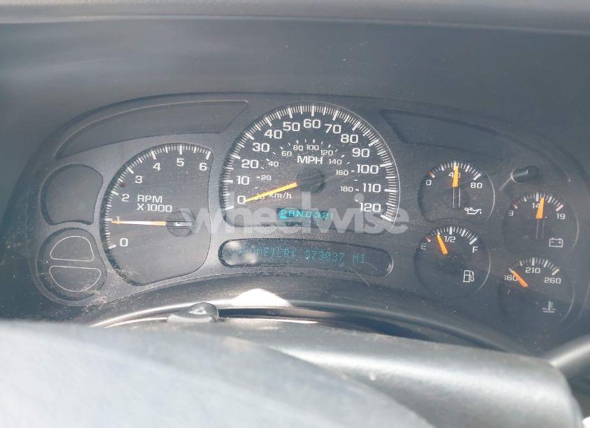 Photo 7 of 2005 Chevrolet Tahoe LS (VIN 1GNEC13V45J171868)