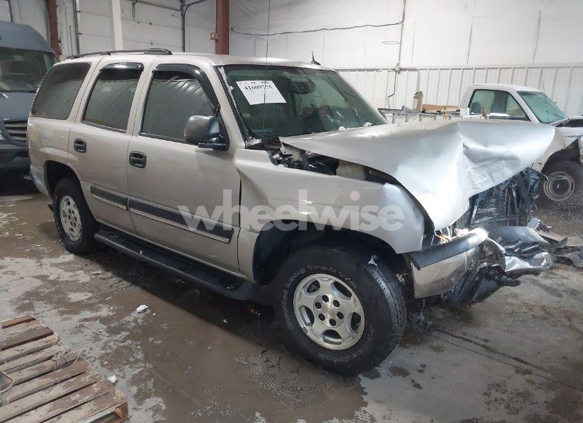 2005 Chevrolet Tahoe LS (VIN 1GNEC13V45J245015) main photo