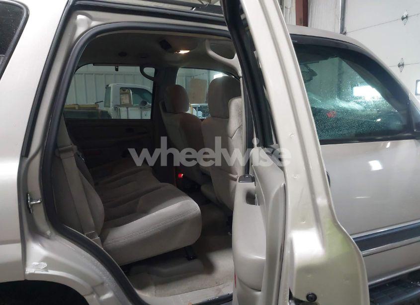 Photo 8 of 2005 Chevrolet Tahoe LS (VIN 1GNEC13V45J245015)