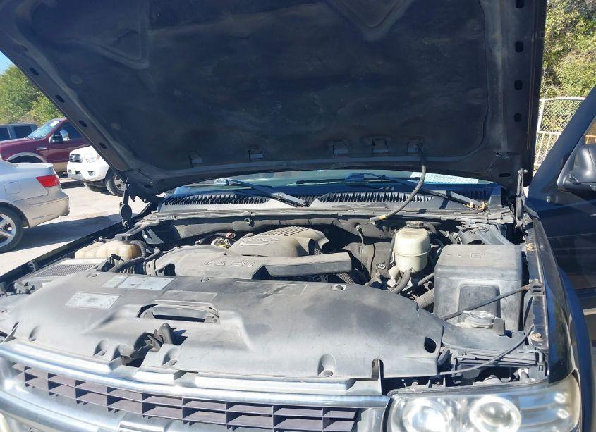 Photo 10 of 2005 Chevrolet Tahoe LS (VIN 1GNEC13V45R238566)