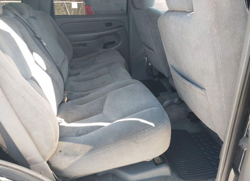 Photo 8 of 2005 Chevrolet Tahoe LS (VIN 1GNEC13V45R238566)