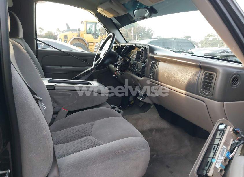 Photo 5 of 2006 Chevrolet Tahoe LS (VIN 1GNEC13V46R105064)