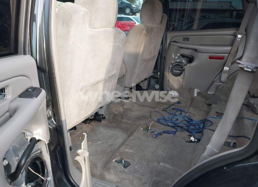 Photo 8 of 2006 Chevrolet Tahoe LS (VIN 1GNEC13V46R105064)