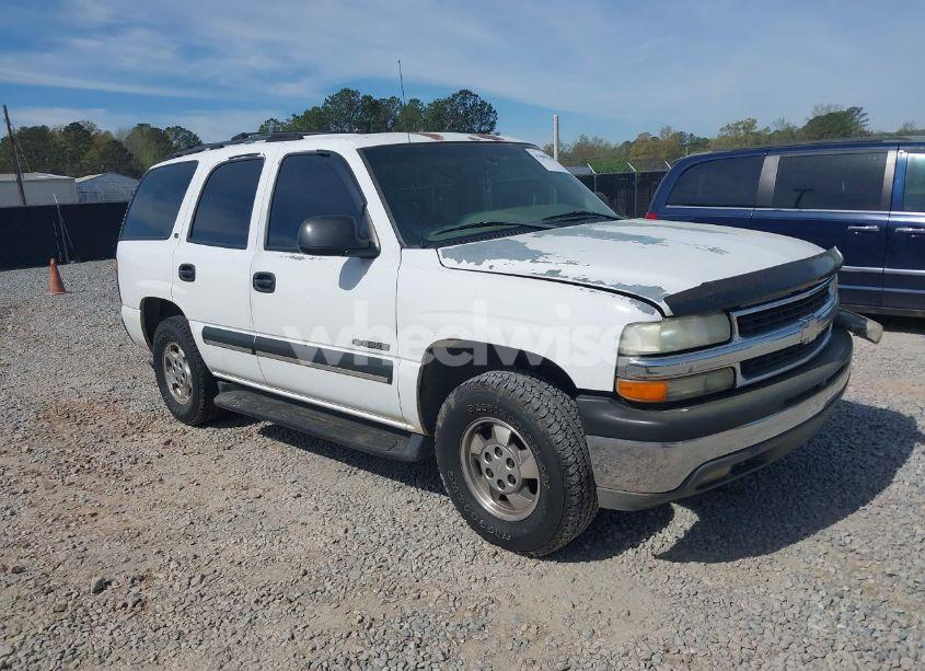 2002 Chevrolet Tahoe LS (VIN 1GNEC13V52J284059) main photo