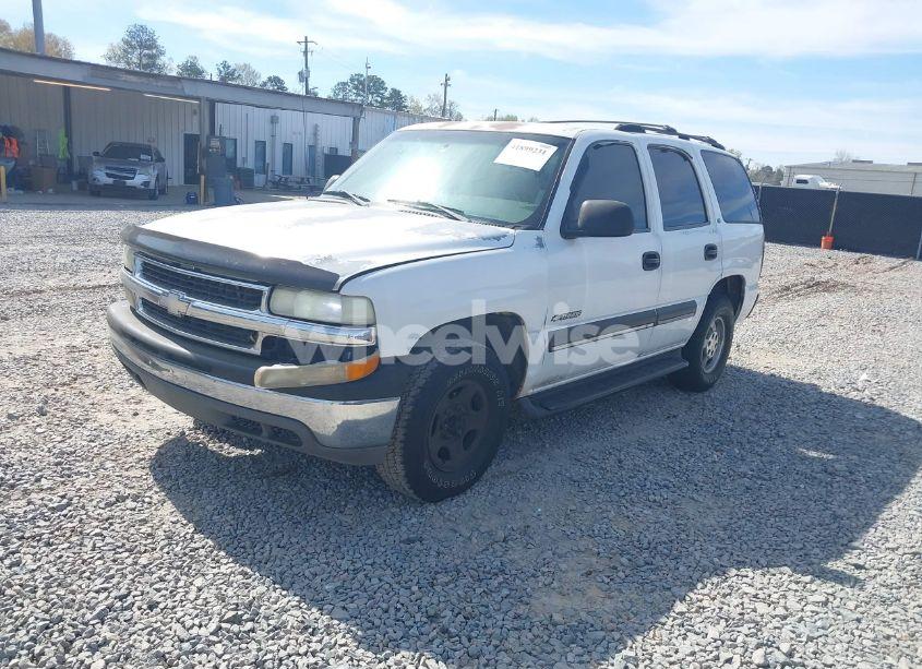Photo 2 of 2002 Chevrolet Tahoe LS (VIN 1GNEC13V52J284059)