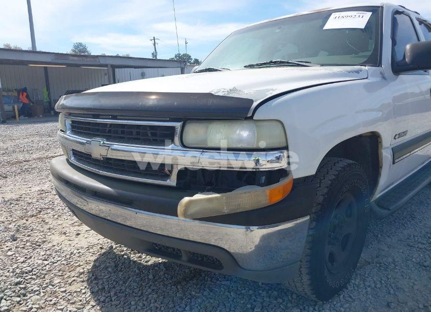 Photo 6 of 2002 Chevrolet Tahoe LS (VIN 1GNEC13V52J284059)