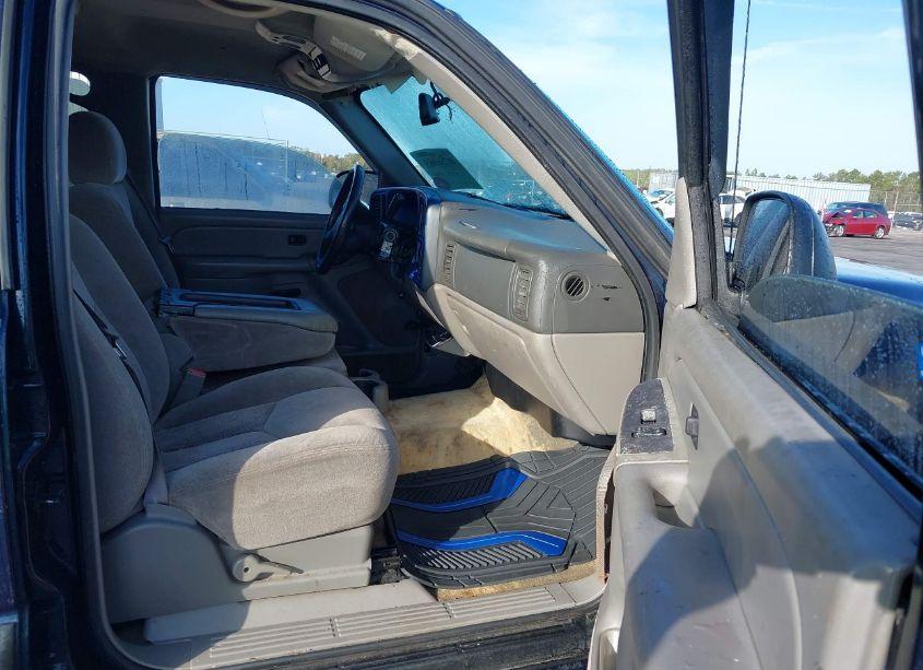 Photo 5 of 2004 Chevrolet Tahoe LS (VIN 1GNEC13V54R148552)