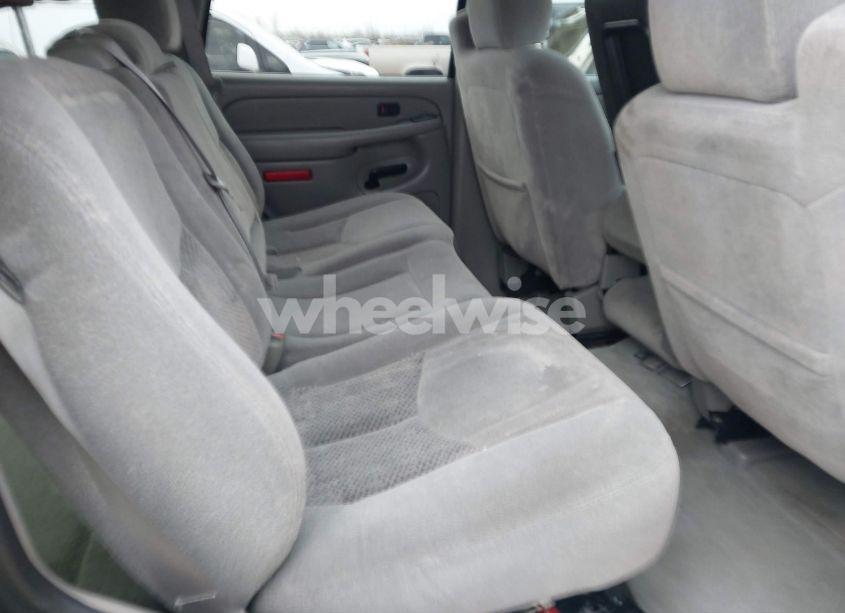 Photo 8 of 2004 Chevrolet Tahoe LS (VIN 1GNEC13V54R306226)