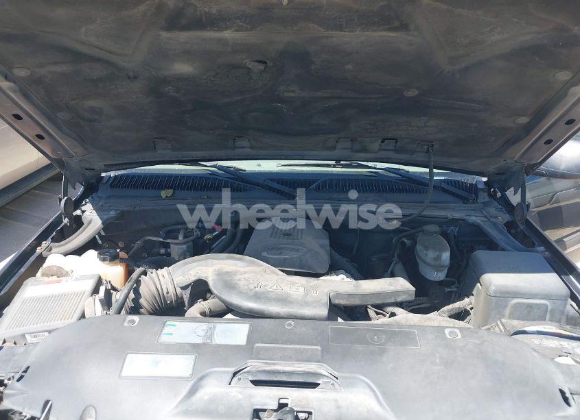 Photo 10 of 2004 Chevrolet Tahoe LS (VIN 1GNEC13V54R311538)