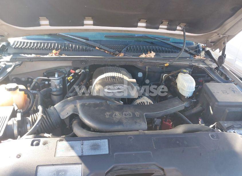 Photo 10 of 2005 Chevrolet Tahoe LS (VIN 1GNEC13V55R186803)