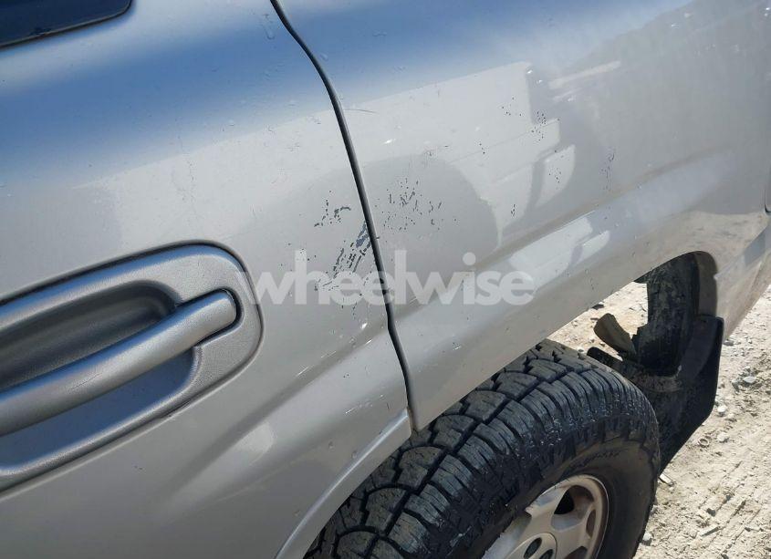 Photo 12 of 2005 Chevrolet Tahoe LS (VIN 1GNEC13V55R186803)