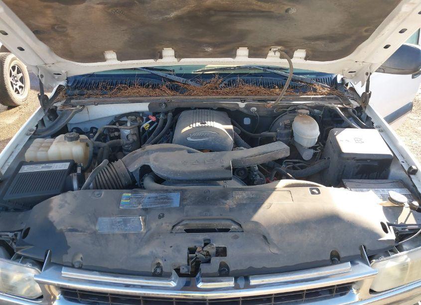 Photo 10 of 2003 Chevrolet Tahoe LS (VIN 1GNEC13V63R157288)