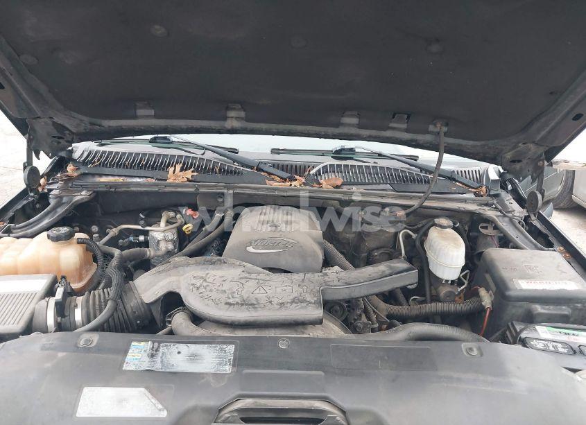 Photo 10 of 2004 Chevrolet Tahoe LS (VIN 1GNEC13V64R115575)