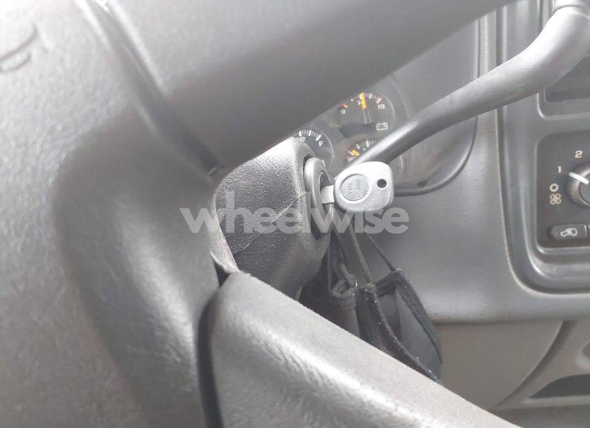 Photo 11 of 2004 Chevrolet Tahoe LS (VIN 1GNEC13V64R115575)