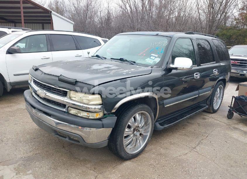 Photo 2 of 2004 Chevrolet Tahoe LS (VIN 1GNEC13V64R115575)