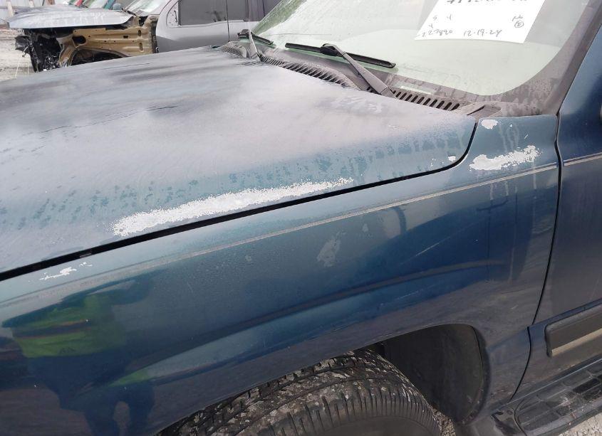 Photo 12 of 2005 Chevrolet Tahoe LS (VIN 1GNEC13V65J104852)