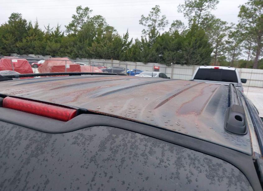 Photo 15 of 2005 Chevrolet Tahoe LS (VIN 1GNEC13V65J104852)