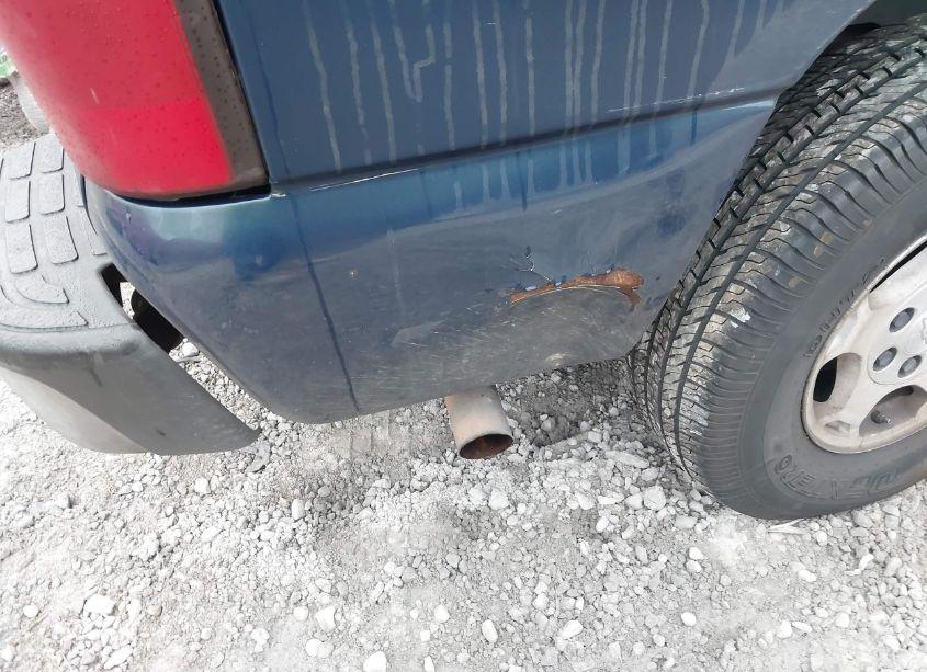 Photo 16 of 2005 Chevrolet Tahoe LS (VIN 1GNEC13V65J104852)