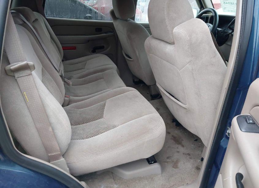 Photo 8 of 2005 Chevrolet Tahoe LS (VIN 1GNEC13V65J104852)