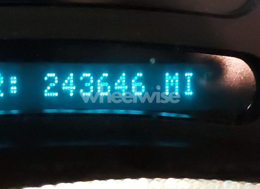 Photo 15 of 2003 Chevrolet Tahoe LS (VIN 1GNEC13V73J212149)