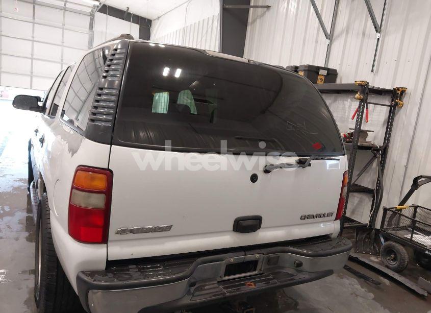 Photo 16 of 2003 Chevrolet Tahoe LS (VIN 1GNEC13V73J212149)