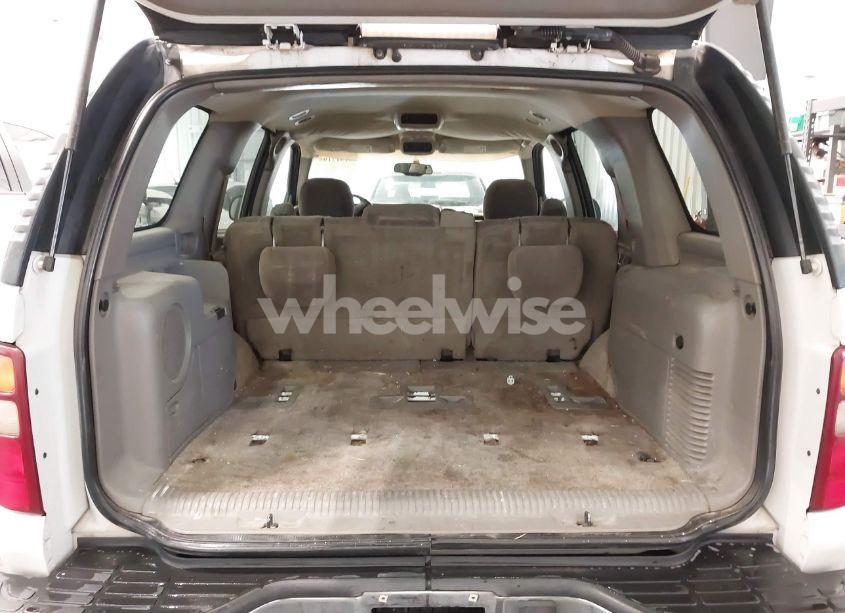 Photo 17 of 2003 Chevrolet Tahoe LS (VIN 1GNEC13V73J212149)