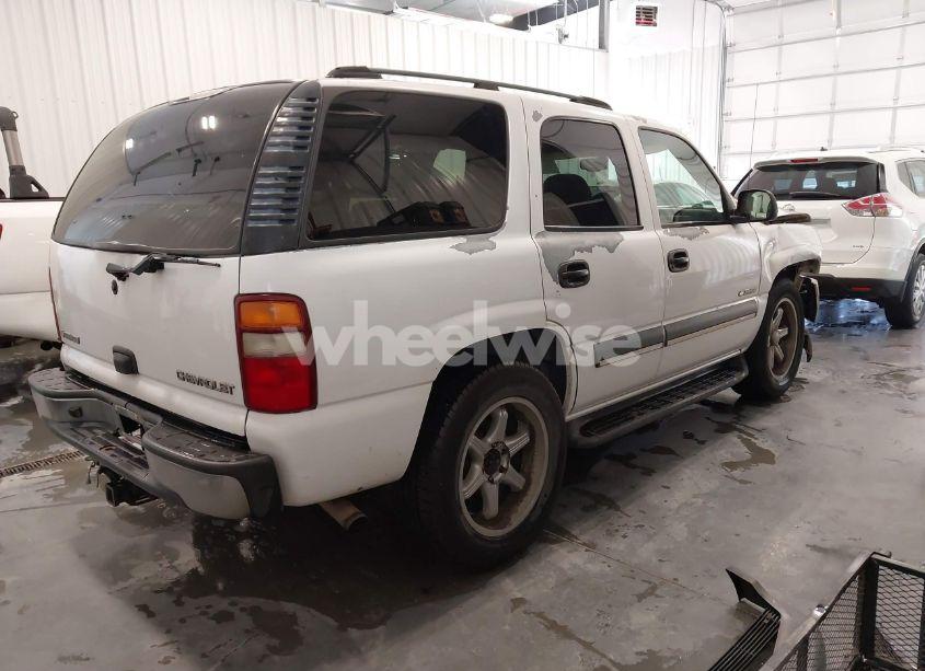 Photo 4 of 2003 Chevrolet Tahoe LS (VIN 1GNEC13V73J212149)