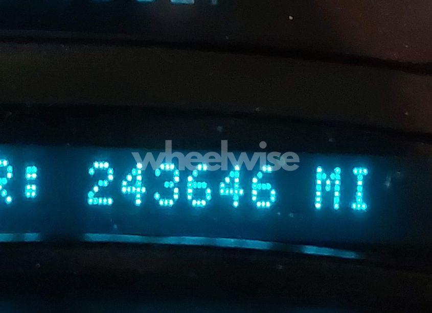 Photo 7 of 2003 Chevrolet Tahoe LS (VIN 1GNEC13V73J212149)